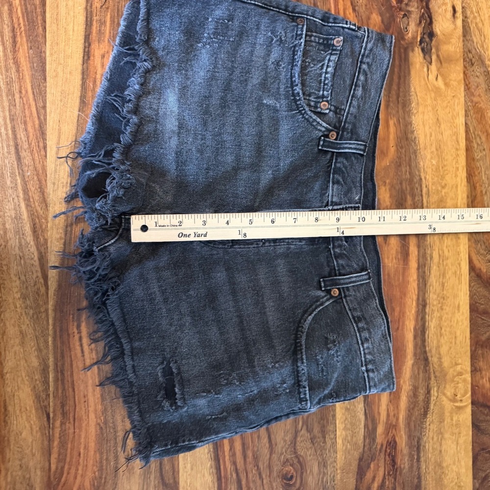 Levis Premium 501 Original Cut Off Shorts Washed Black Distressed 32317-0095 W32 - Picture 9 of 10